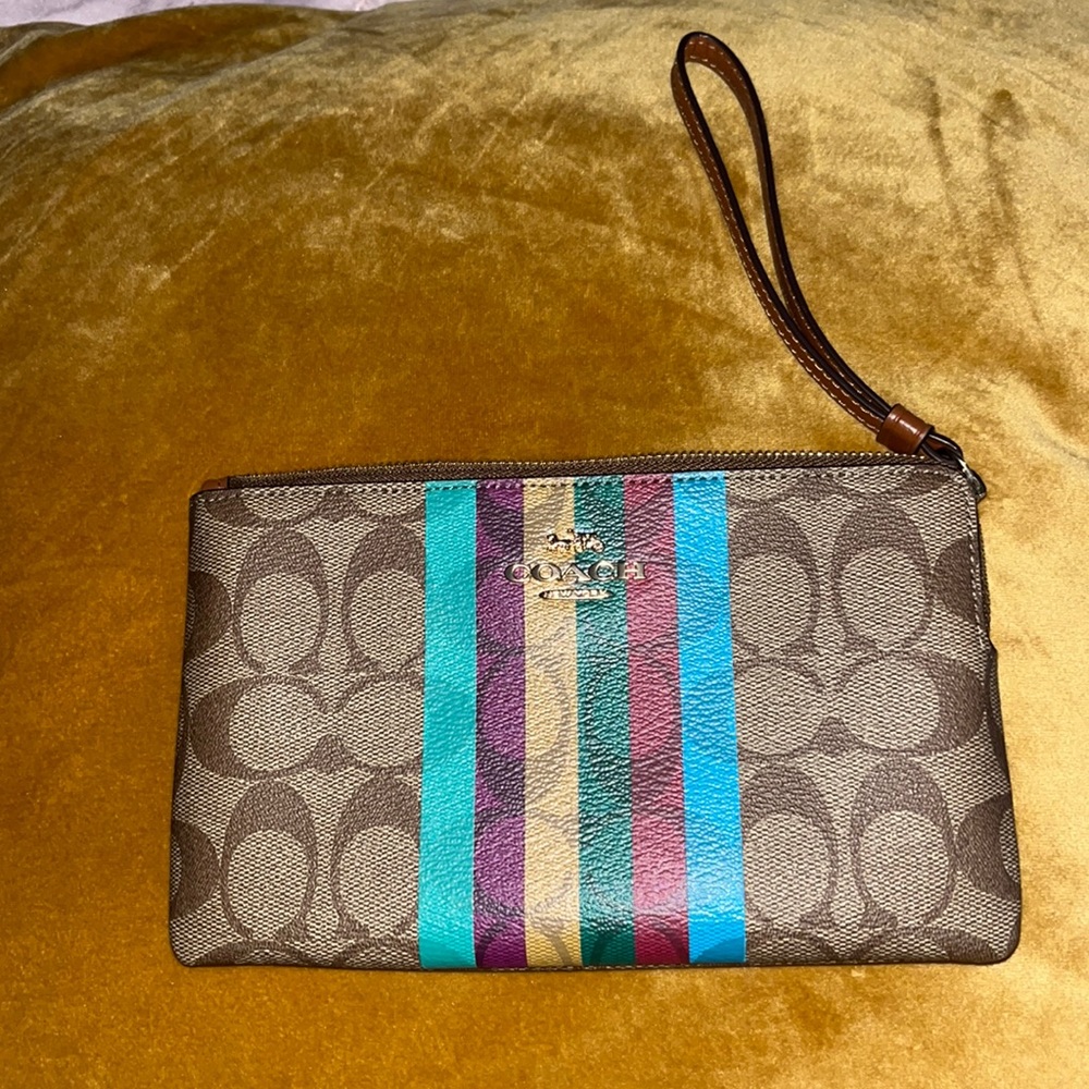 NWOT coach wristlet